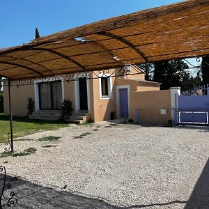 magnifique-maisonnette-dependance-avec-piscine.fr-provencehotel.com/