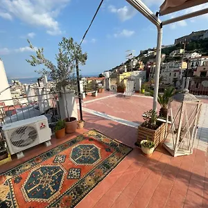 la-naples.hotels-amalfi.com/