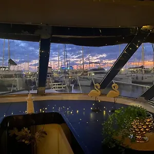  Bateau-hôtel Panaby - House Boat